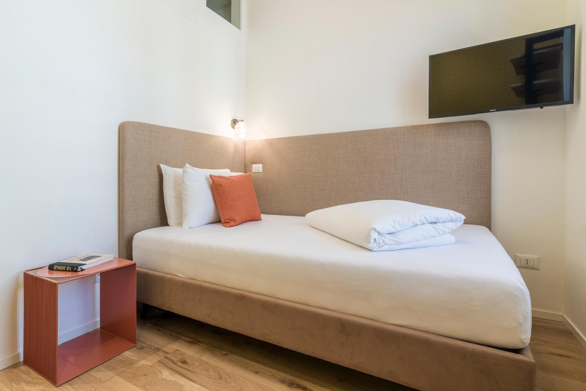 Electric & Aparthotel