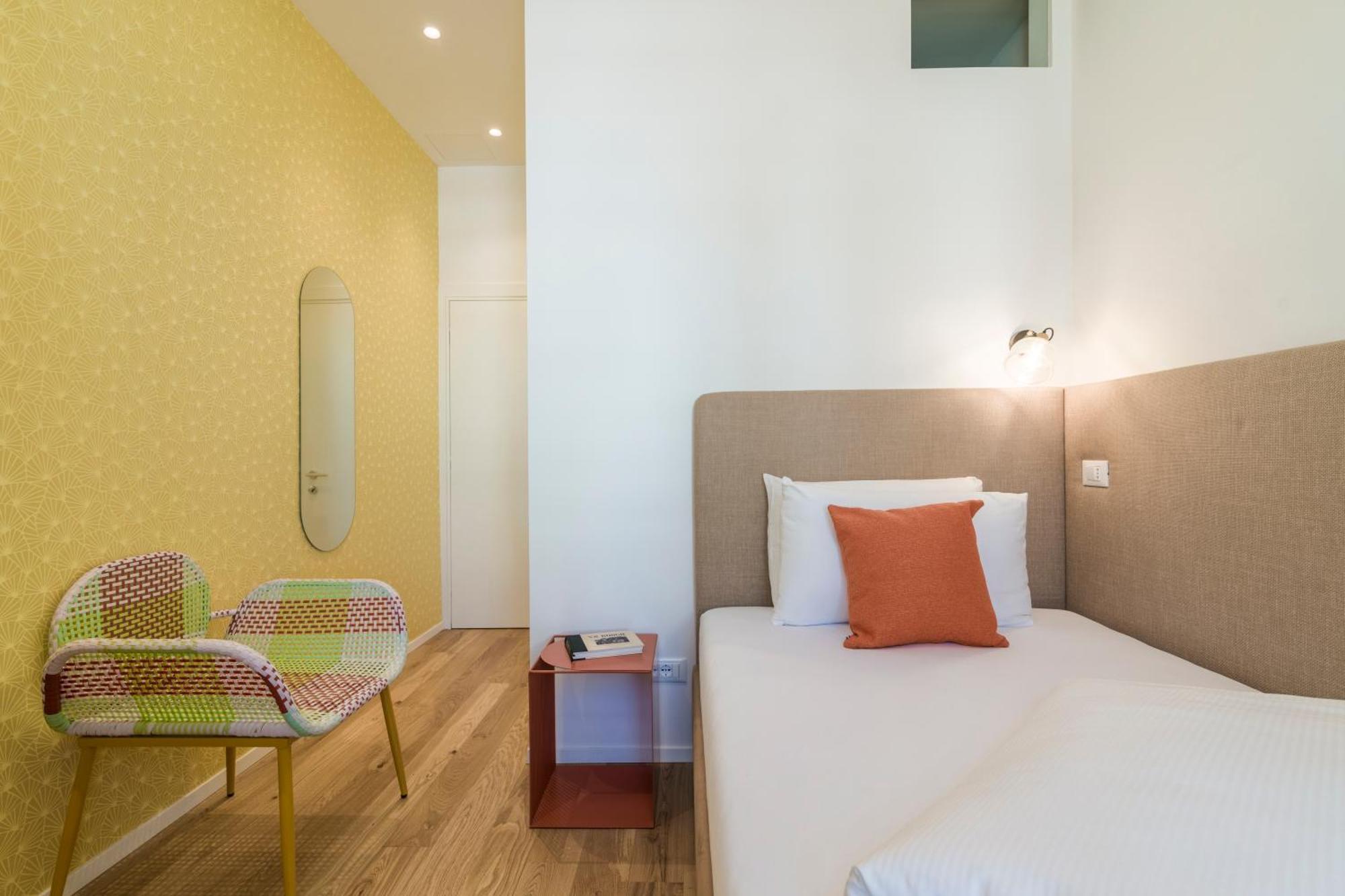 Electric & Aparthotel *
